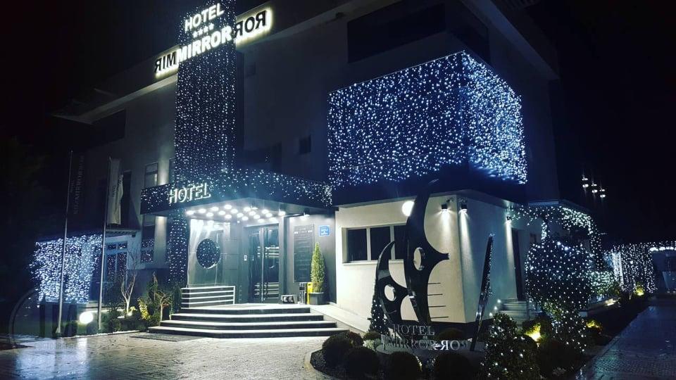 Hotel Mirror Petrovec Exterior photo