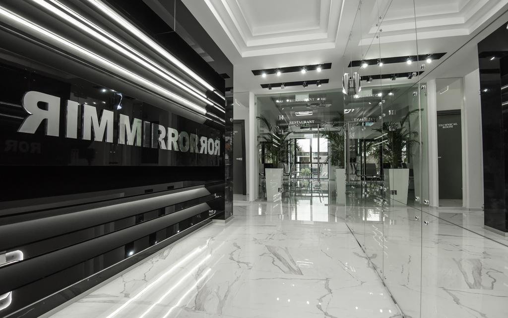 Hotel Mirror Petrovec Exterior photo